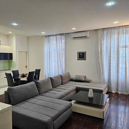Azzuro Apartment Self Check In Рийека Екстериор снимка